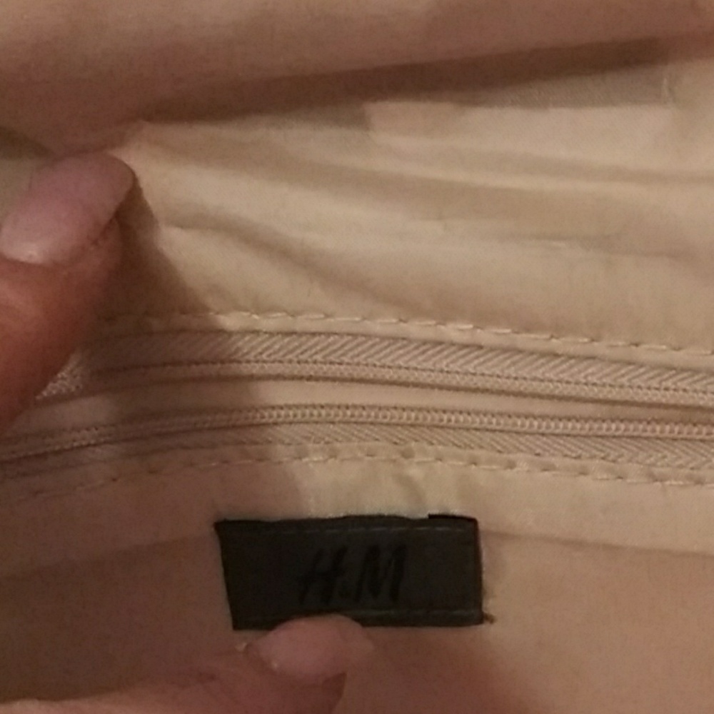 Purse - Picture 2 of 2